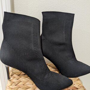 Stretch material type ankle boots